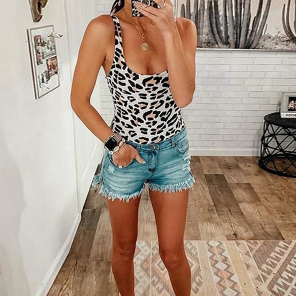 NWT LEOPARD ONE PIECE BATHING SUIT + NWT The Day Fashion Sunglasses - Picture 3 of 16